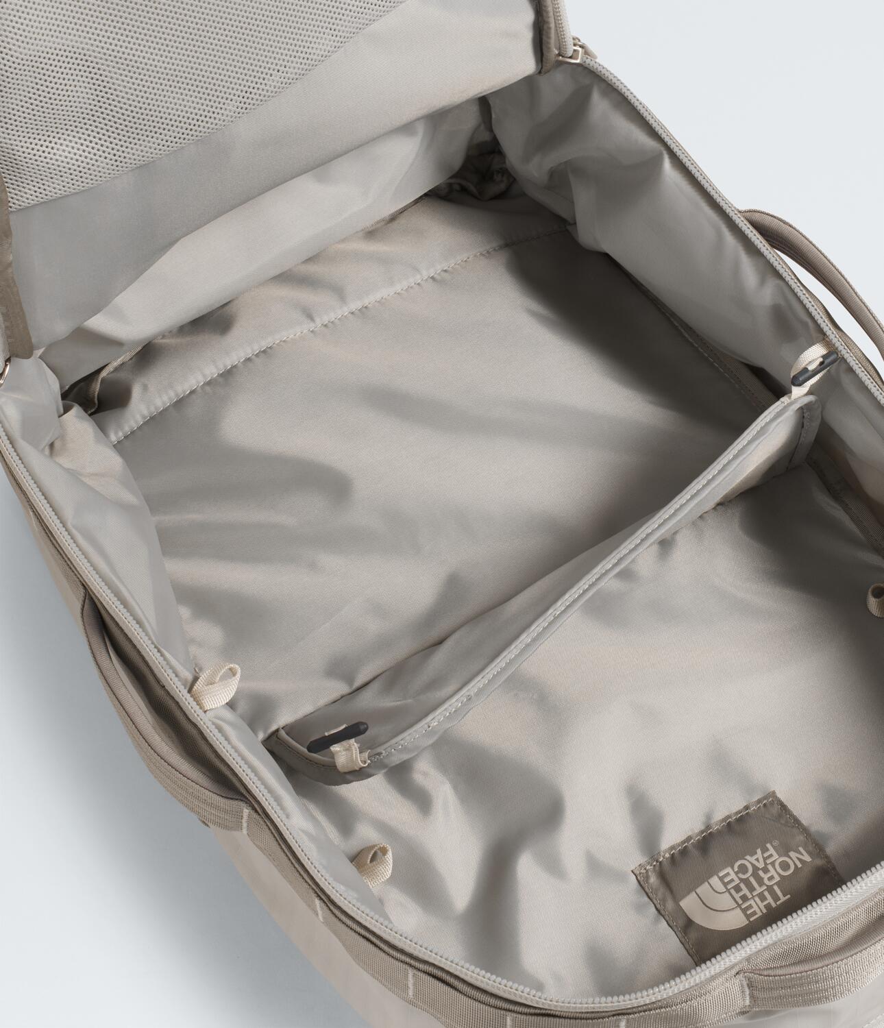 Mochila Base Camp Voyager Travel Unisex, Gris